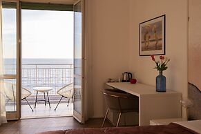 Casa Mare Beachfront Luxury Suites