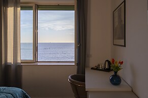 Casa Mare Beachfront Luxury Suites