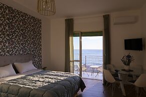 Casa Mare Beachfront Luxury Suites