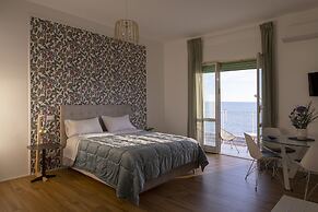 Casa Mare Beachfront Luxury Suites