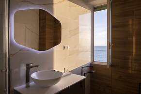 Casa Mare Beachfront Luxury Suites