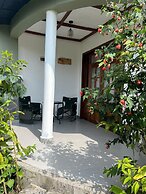 Footprints kinigi lodge
