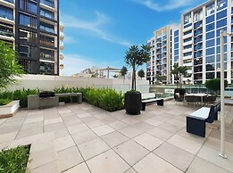 Chic Modern Studio in Meydan
