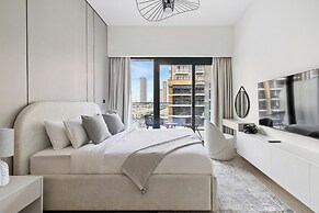 Chic Modern Studio in Meydan