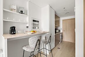 Chic Modern Studio in Meydan