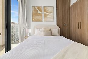 Bright Modern Studio in Meydan