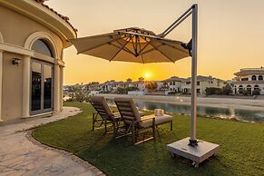 5BR M Private Villa Direct Beach Access