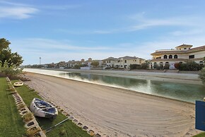 5BR M Private Villa Direct Beach Access