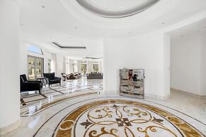 5BR M Private Villa Direct Beach Access