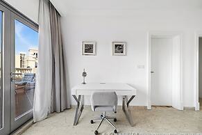 5BR M Private Villa Direct Beach Access