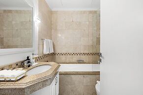 5BR M Private Villa Direct Beach Access