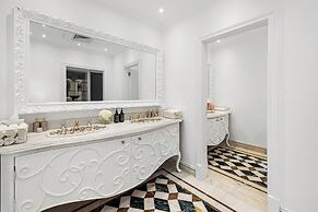 5BR M Private Villa Direct Beach Access