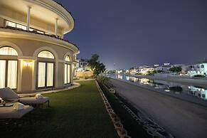 5BR M Private Villa Direct Beach Access
