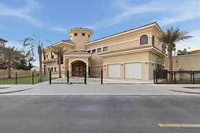 5BR M Private Villa Direct Beach Access