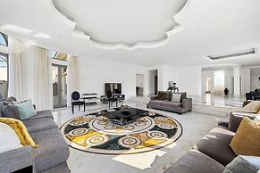 5BR M Private Villa Direct Beach Access