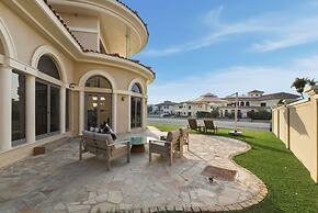 5BR M Private Villa Direct Beach Access