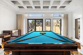 5BR M Private Villa Direct Beach Access