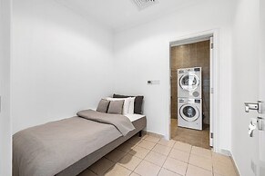 5BR M Private Villa Direct Beach Access