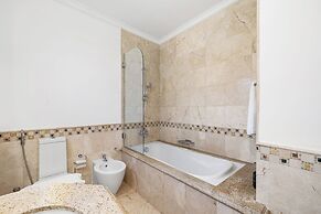 5BR M Private Villa Direct Beach Access