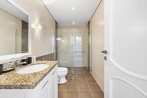 5BR M Private Villa Direct Beach Access