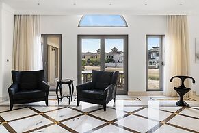 5BR M Private Villa Direct Beach Access