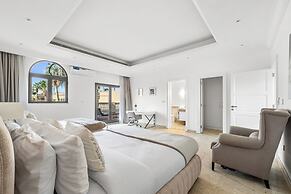 5BR M Private Villa Direct Beach Access