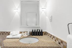 5BR M Private Villa Direct Beach Access