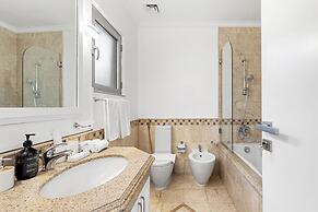 5BR M Private Villa Direct Beach Access