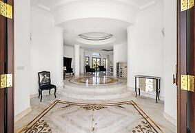 5BR M Private Villa Direct Beach Access