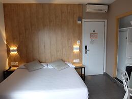 HOTEL MEDICIS
