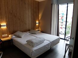 HOTEL MEDICIS