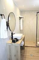 UrbanBay Hotel & Spa