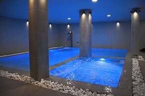 UrbanBay Hotel & Spa