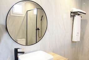 UrbanBay Hotel & Spa
