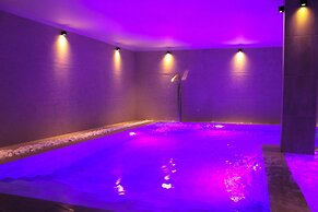 UrbanBay Hotel & Spa
