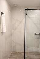 UrbanBay Hotel & Spa
