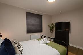 Benjamin Suite Modern 3BR Apartment