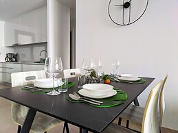 Sunset Cliffs Apartments Tower 1
