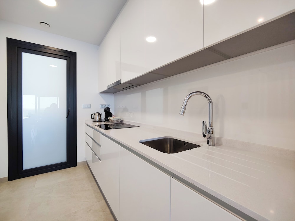 Sunset Cliffs Apartments Tower 1