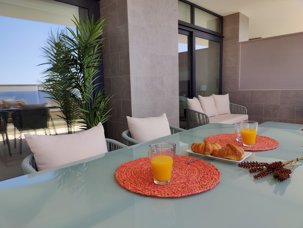Sunset Cliffs Apartments Tower 1