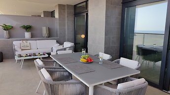 Sunset Cliffs Apartments Tower 1