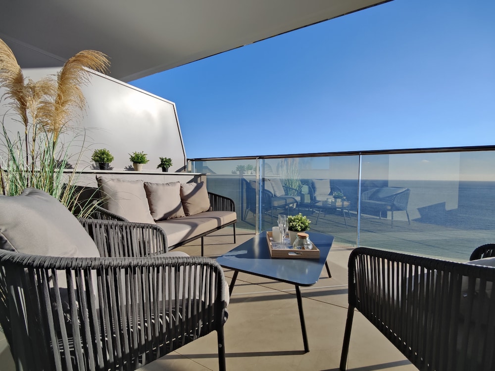 Sunset Cliffs Apartments Tower 1