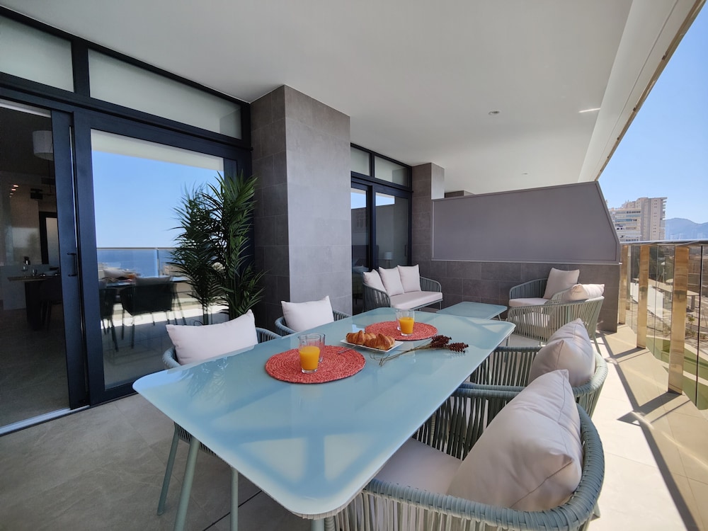 Sunset Cliffs Apartments Tower 1