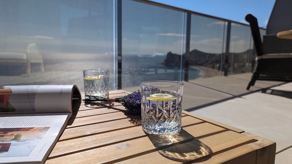 Sunset Cliffs Apartments Tower 1