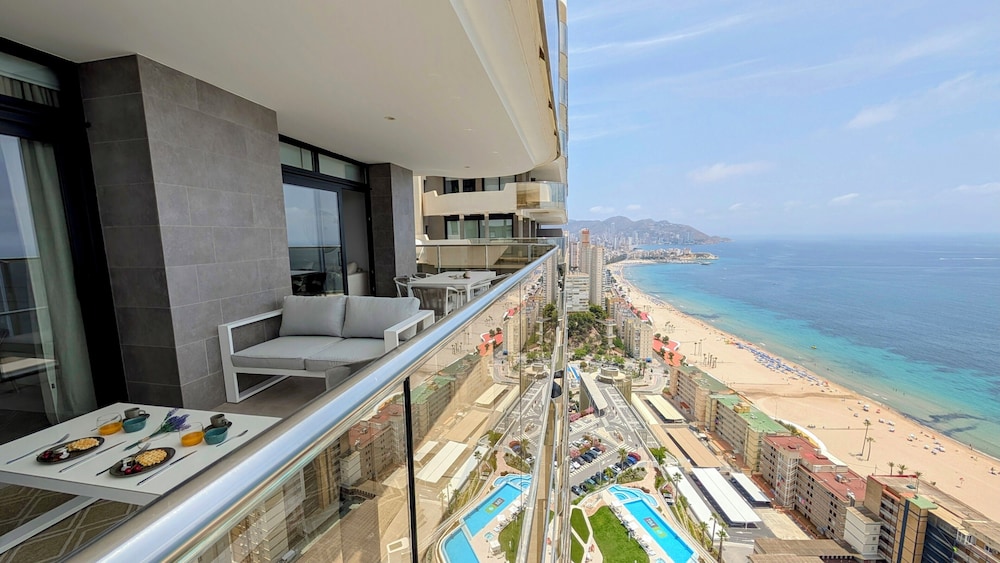 Sunset Cliffs Apartments Tower 2