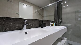 Sunset Cliffs Apartments Tower 2