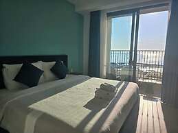 Marina Hillside Condotel