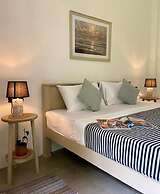 Beachside Stay Steps from Mawella Beach