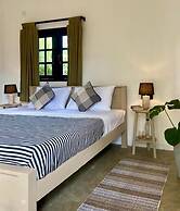 Beachside Stay Steps from Mawella Beach