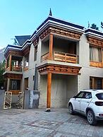 The Snowpeak Hunder